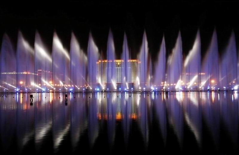 上海金山区政府湖中大型音乐喷泉工程