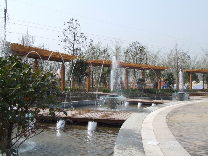 扬州新能源虎豹“豪第坊”湖中大型音乐喷泉水景工程
