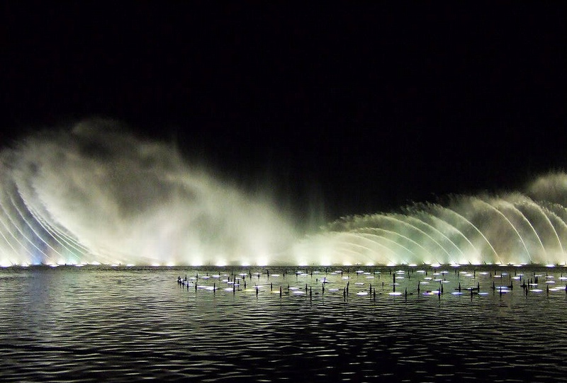 非洲尼日利亚中央公园大型湖中音乐喷泉及大型旱喷工程