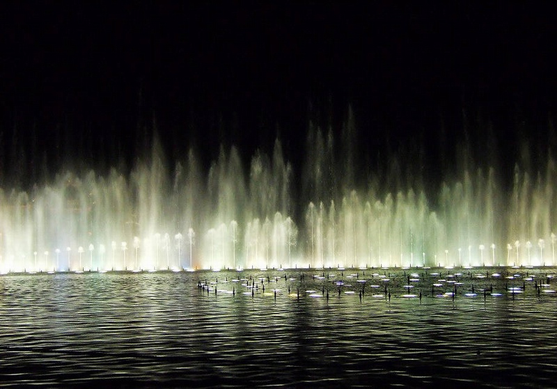 非洲尼日利亚中央公园大型湖中音乐喷泉及大型旱喷工程