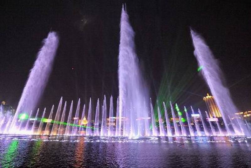江苏灌南市政、市民广场湖中大型音乐喷泉工程