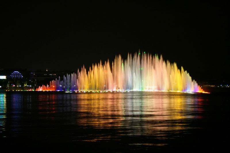 上海金山区政府湖中大型音乐喷泉工程